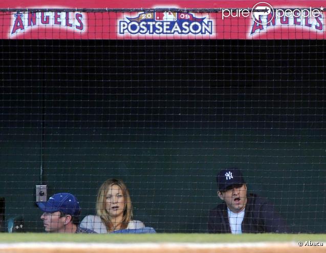Kate Hudson à un match de baseball des New York Yankees contre les Los Angeles Angels, à Anaheim en Californie, le 20 octobre 2009 