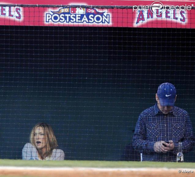 Kate Hudson à un match de baseball des New York Yankees contre les Los Angeles Angels, à Anaheim en Californie, le 20 octobre 2009 