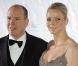 Le prince Albert se fait voler la vedette, par son amoureuse Charlene... tellement radieuse !