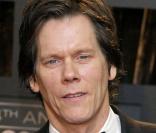  Le comédien Kevin Bacon et sa femme font également partis des victimes de l'affaire Madoff. Aujourd'hui il ne reste plus qu'au couple leur maison de Los Angeles ainsi qu'un peu d'argent sur un compte privé. 
 