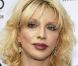  Courtney Love a elle aussi été trompée... La veuve de Kurt Cobain a bien failli être jetée à la rue quand les personnes devant gérer ses biens lui ont voler la fortune que son chanteur lui avait laissée... Pas très rock"n"roll tout ça ! 