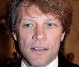 Il semble que l'avocat Marc Dreier ait eu une dent contre les chanteurs. Tout comme Justin, Jon Bon Jovi en a aussi fait les frais !  