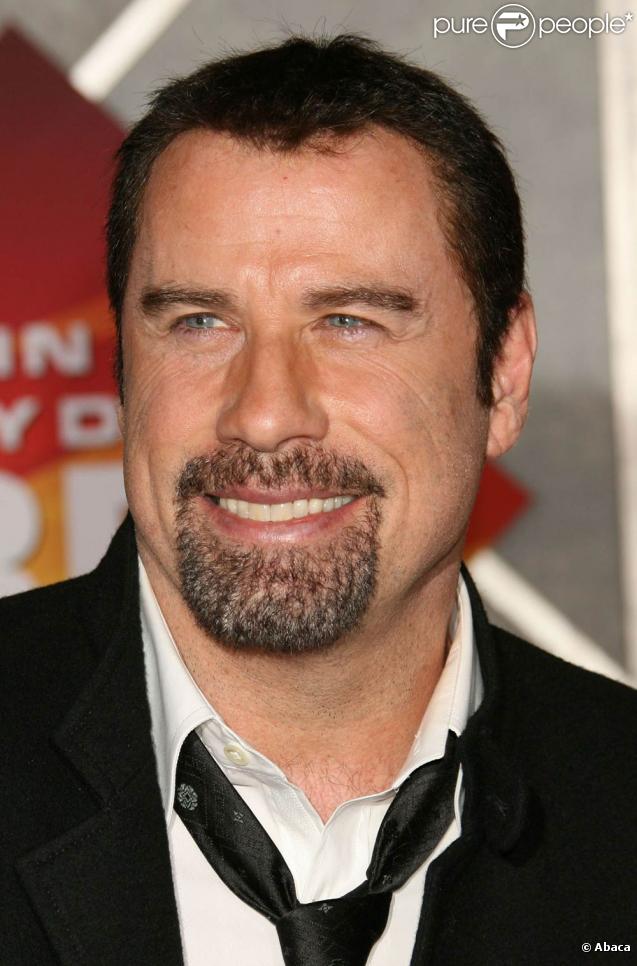 Il y a des gens qui sont malhonnêtes mais parmi eux il y a également qui n'ont vraiment pas de coeur. Alors qu'il venait de vivre l'insurmontable, la perte de son fils, John Travolta a été pris pour cible dans un sordide chantage ! 