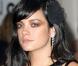 Lily Allen s"est faite usurper son identité par une strip-teaseuse. Cette dernière a utilisé le compte de l"égérie Chanel dans une compagnie de taxi pour s"offrir des courses gratuites d"un montant de... 5 000 euros !
 &nbsp; 
 