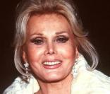  A 91 ans, la légende Zsa Zsa Gabor est également une des victimes de Madoff. Elle a ainsi perdu plusieurs millions de dollars à cause de l'escroc de Wall Street. 
 