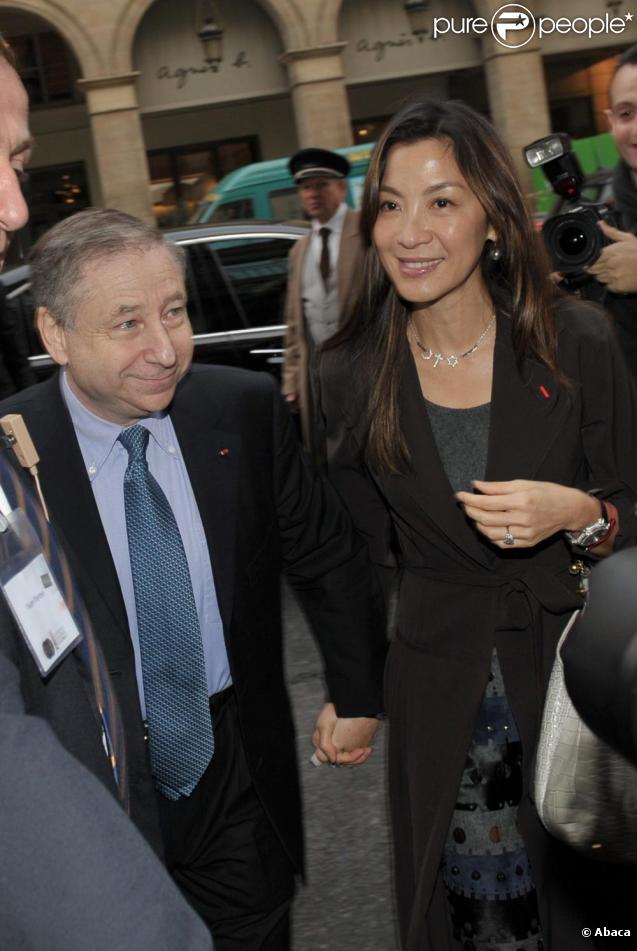 Michelle Yeoh arrive au bras de Jean Todt pour sa nomination ce matin à la tête de la FIA