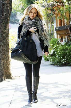 Hilary Duff sort de chez le coiffeur et se prend une contravention le 22 octobre 2009 à Los Angeles