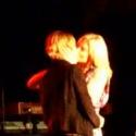 Charlize Theron : I kissed a girl... and I liked it ! Regardez son baiser lesbien pour gagner 140 000 dollars !