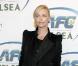 Charlize Theron a donné chaud aux invités du gala de charité organisé par One-X-One...!
