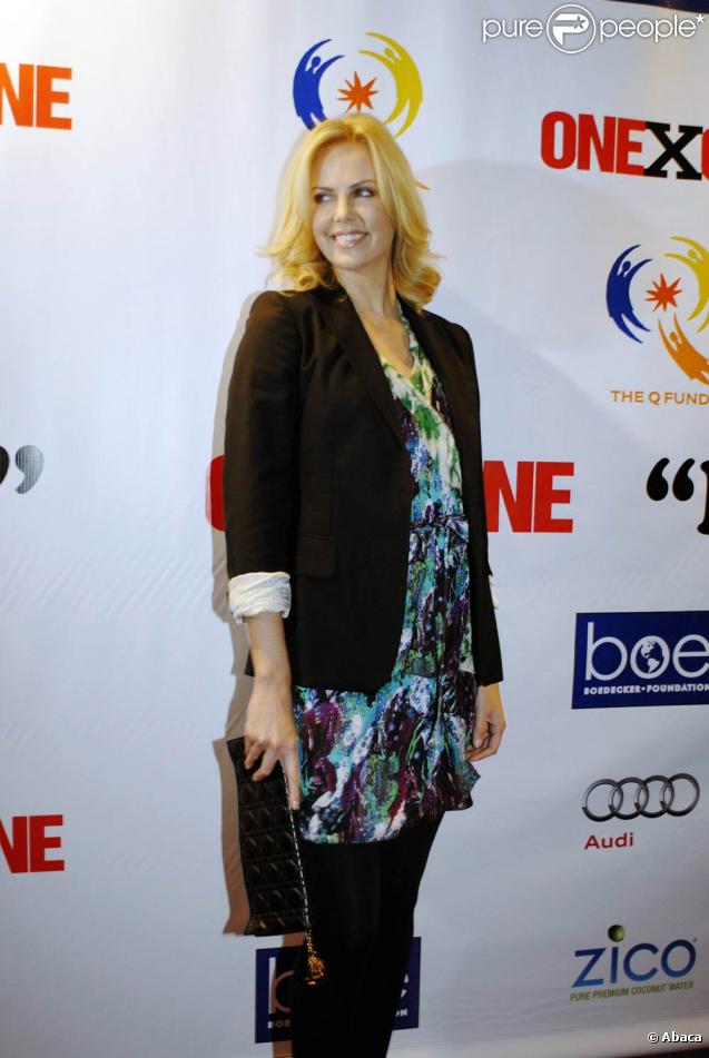 Charlize Theron lors de la soirée OneXOne Fondation à San Francisco le 22 octobre 2009