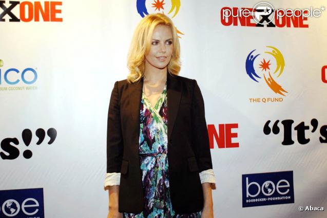 Charlize Theron lors de la soirée OneXOne Fondation à San Francisco le 22 octobre 2009