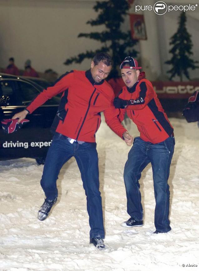 Cristoph Metzelder et Karim Benzema s'éclatent à la Snowzone de Madrid lors d'un événement Audi, le 26 octobre 2009