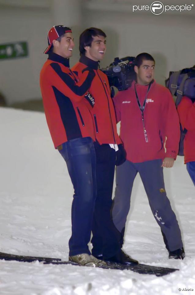 Cristiano Ronaldo et Kaka s'éclatent à la Snowzone de Madrid lors d'un événement Audi, le 26 octobre 2009