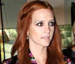 Ashlee Simpson devant l'Hotel Hilton de Beverly Hills