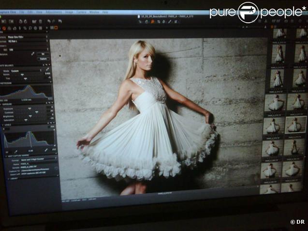 Une des photos de Paris Hilton pour le livre de charité contre le cancer - postée par Paris sur son Twitter