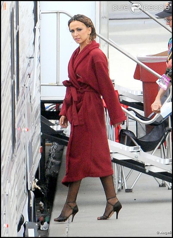 La divine Karina Smirnoff sur le plateau de l'émission Dancing With The Stars le 27/10/09 à Los Angeles