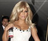 Mel B sort de son hôtel à Londres en blonde le 27 octobre 2009
