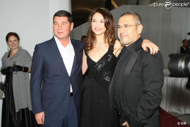 Olexander Onishenko, Olga Kurylenko et Elie Saab, le 23 octpbre dernier, à Kiev. 