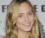 Nora Arnezeder