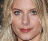 Mélanie Laurent version 100% nature pour passer l'hiver. C'est un choix et on aime 