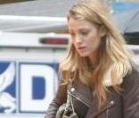 Blake Lively à la recherche du cadeau d'anniversaire de son amoureux Penn Badgley à New York le 28 otobre