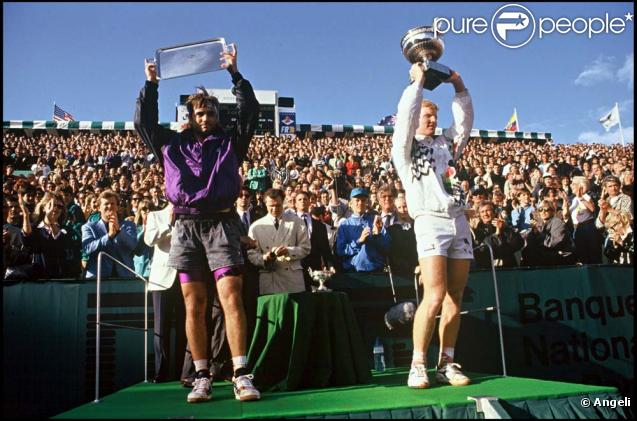 En 1991 à Roland Garros contre Jim Courier, Andre Agassi et le look qui l'a rendu célèbre ! 