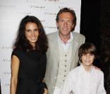 Stéphane Freiss, sa femme Ursula et leurs enfants Ruben et Bianco lors de l'inauguration du complexe hôtelier de Mazagan Beach le 31 octobre 2009 au Maroc