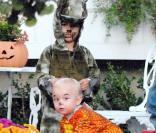 Kingston et Zuma se sont faits manger par des dinosaures pour Halloween. Les enfants de Gwen Stefani et Gavin Rossdale sont vraiment à croquer ! 