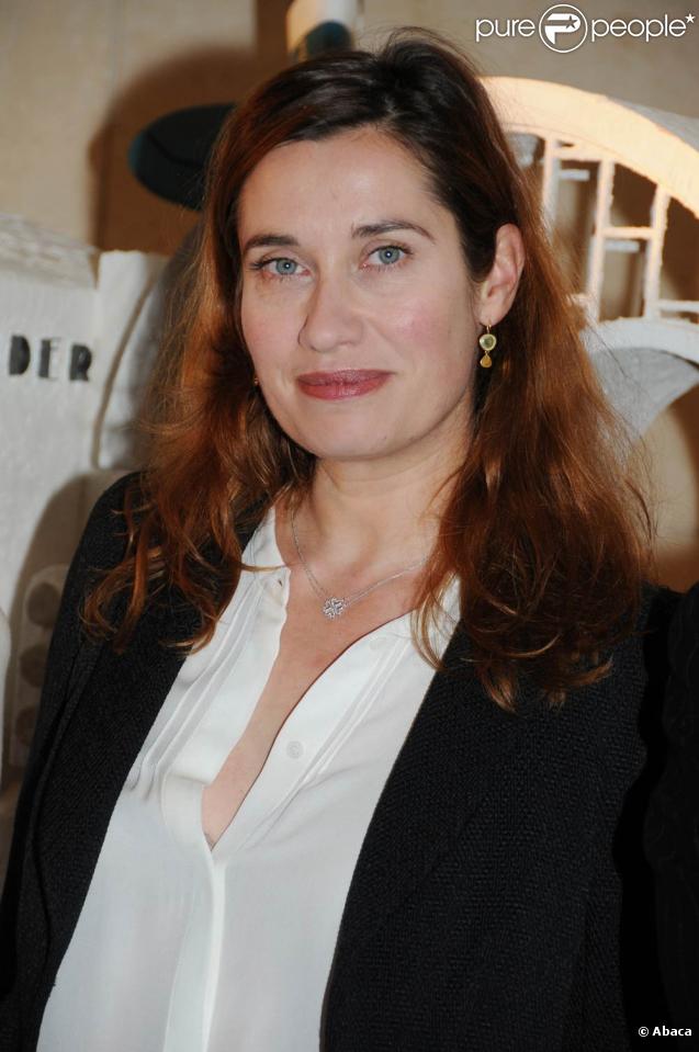 Emmanuelle Devos à l'occasion de l'avant-première des  Herbes Folles , qui s'est déroulée à la Cinémathèque Française de Bercy, à Paris, le 2 novembre 2009 !