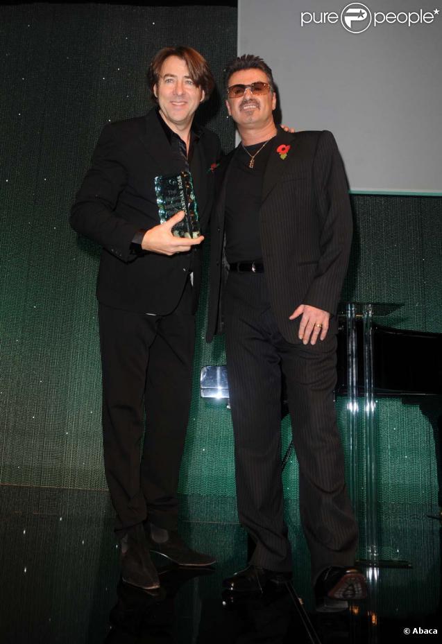 George Michael et Jonathan Ross à la cérémonie du Music Industry Trust Award, à Londres le 2 novembre 2009.
