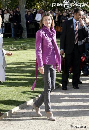 La princesse Letizia a pris un cours d'histoire de l'art à Zamora le 3/11/09