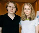Mia Farrow et son fils Ronan <br />