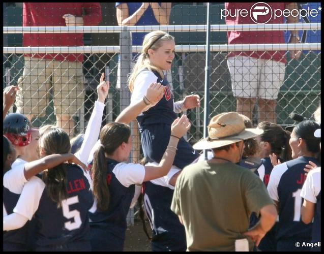 Reese Witherspoon lors d'un match de softball à Los Angeles le 4 novembre 2009