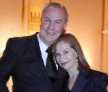Robert Wilson et Isabelle Huppert, à l'occasion du gala du Trophée des Arts de la French Institute Alliance Française 2009, à l'hôtel Plaza de New York, le 2 novembre 2009.