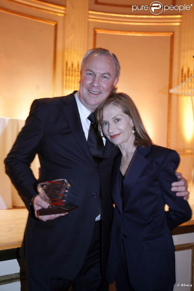 Robert Wilson et Isabelle Huppert, à l'occasion du gala du Trophée des Arts de la French Institute Alliance Française 2009, à l'hôtel Plaza de New York, le 2 novembre 2009.