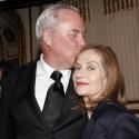 Isabelle Huppert honore son metteur en scène de "Quartett"... devant la belle Isabella Rossellini !