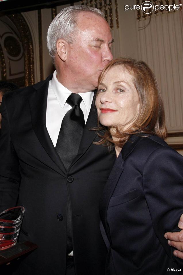 Robert Wilson et Isabelle Huppert, à l'occasion du gala du Trophée des Arts de la French Institute Alliance Française 2009, à l'hôtel Plaza de New York, le 2 novembre 2009.
