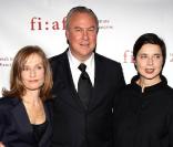 Isabelle Huppert, Robert Wilson et Isabella Rossellini, à l'occasion du gala du Trophée des Arts de la French Institute Alliance Française 2009, à l'hôtel Plaza de New York, le 2 novembre 2009.