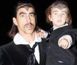 Anthony Kiedis : Le même déguisement que son fils de 2 ans pour Halloween ! L'histoire de famille continue...