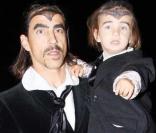 Anthony Kiedis et son fils sont déguisés en Eddie Munster pour Halloween