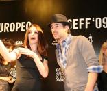 Le comédien Colin Farrell et la belle Paz Vega, lors de l'avant-première de  Triage , de Danis Tanovic, dans le cadre du 6e Festival Européen du Film de Séville, le 6 novembre 2009.