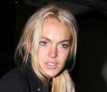 Lindsay Lohan sort du restaurant Dominik le 8 novembre 2009 à Beverly Hills