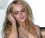 Lindsay Lohan use et abuse de sa célébrité pour entrer dans les soirées dépravées 