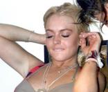 Lindsay Lohan en pleine action. La petite fille innocente a disparu. 