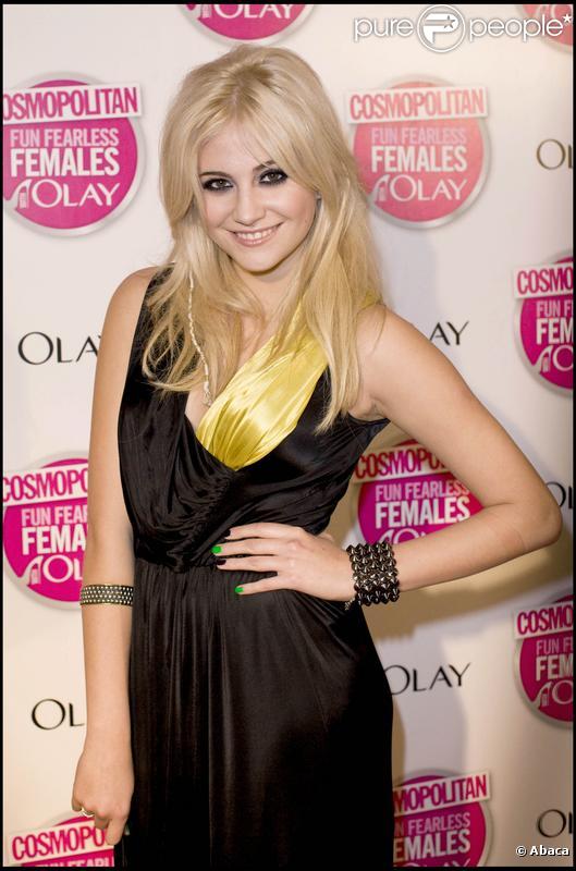  Pixie Lott lors des Cosmopolitan Women of the year Awards au Banqueting House de Londres le 11 novembre 2009 