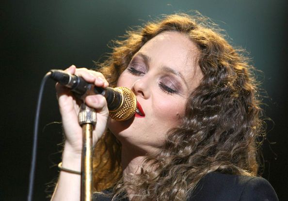 Vanessa Paradis sera en concert acoustique à La Cigale, à Paris, le 22 novembre 2009.