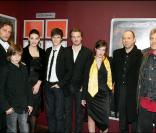 Jocelyn Quivrin et l'équipe du film Jacquou le croquant pour la première du film à Paris en janvier 2007 