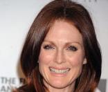 Julianne Moore va, le temps d'un épisode, s'improviser  girlfriend  d'Alec Baldwin.
