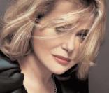 Catherine Deneuve pour Madame Figaro, sublimée par Stefano Pilati