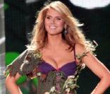 La ravissante Heidi Klum, à l'occasion du Victoria's Secret Fashion Show 2009, au Lexington Armory de New York, le 19 novembre 2009.